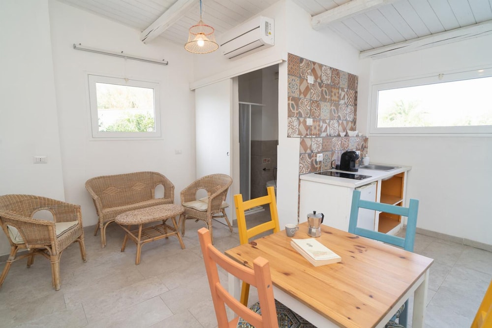 Villa Malamuri in Caucana-finaiti-casuzze-finaiti Nord