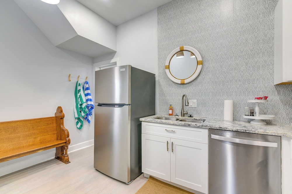 Walk to The Strand: Home in Historic Galveston