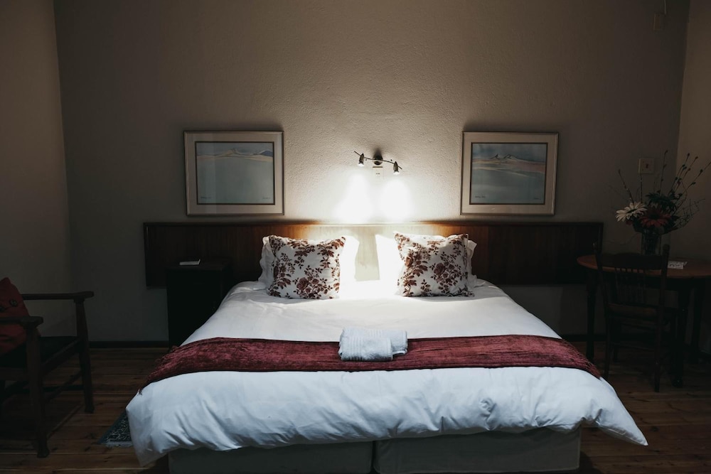 Karoo Country Inn Hotel