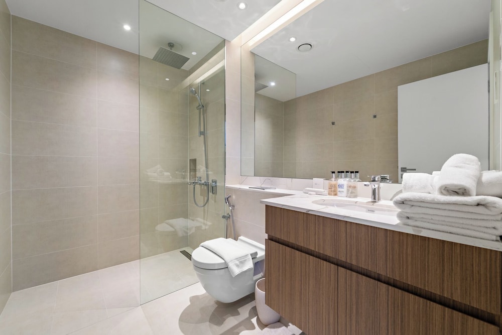 1BR La Sirene Waterfront Escape