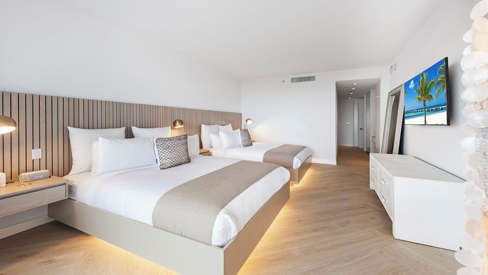 Luxury Vacation Rentals in South Beach by LRMB