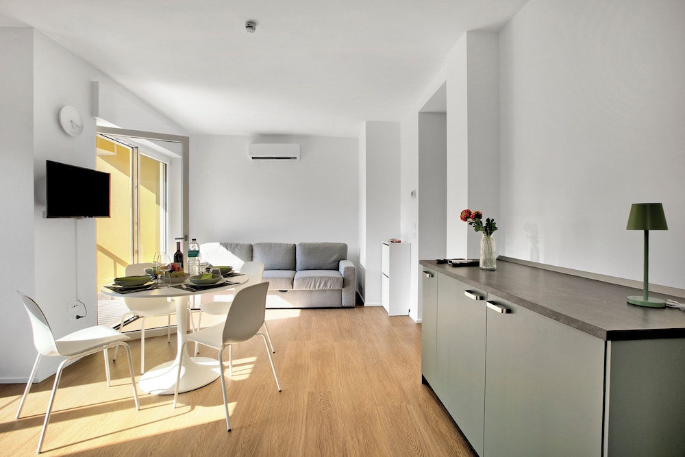 Ulivo and Magnolia Bike & River Apartment