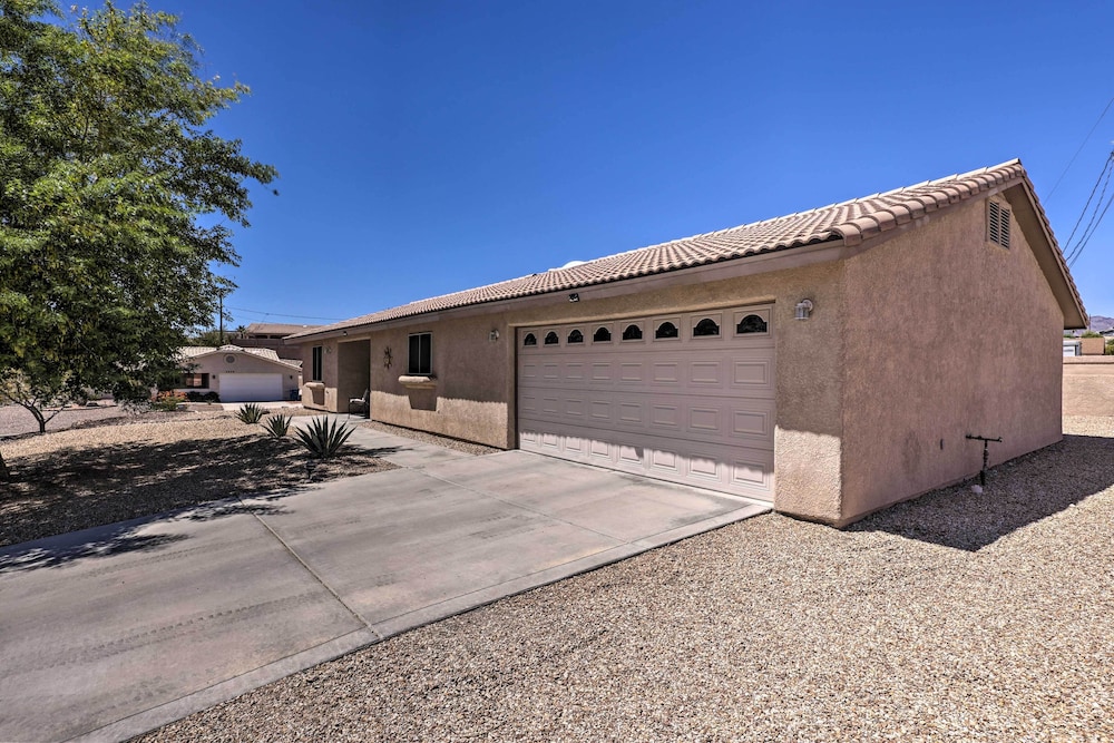 Lake Havasu City Home w/ Patio ~ 3 Mi to Lake view 4
