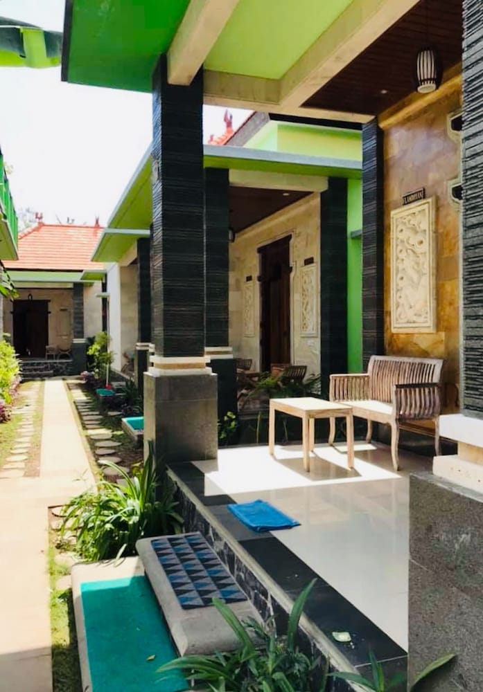 Lembongan Hostel