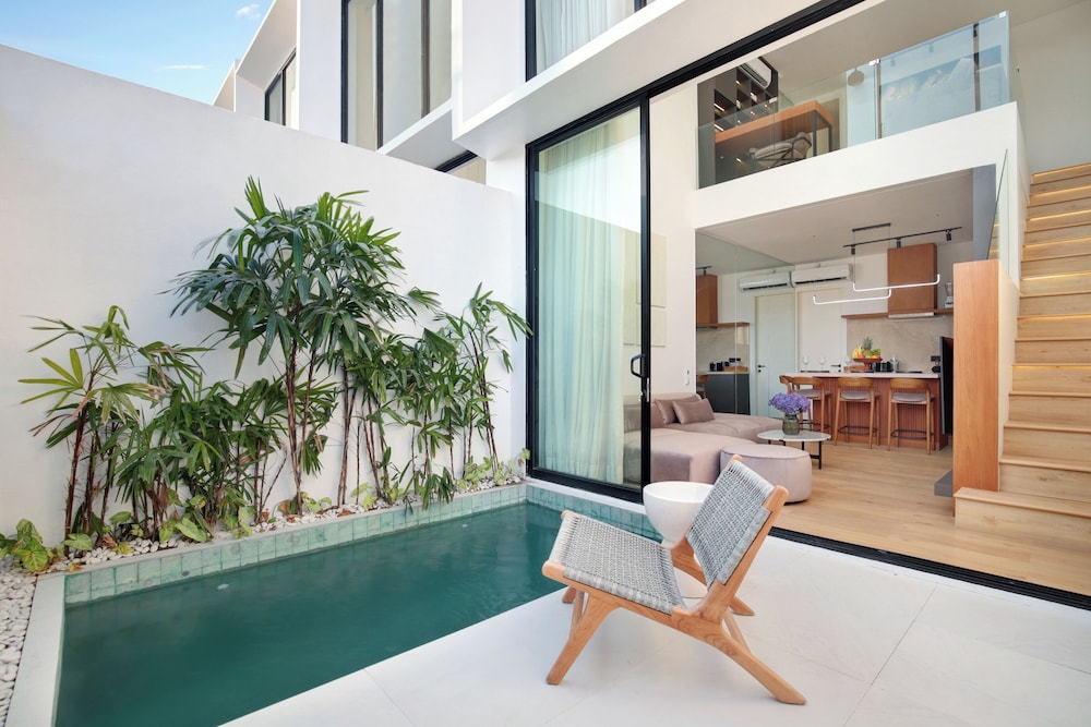 The Oasis II Townhouses by BREIG