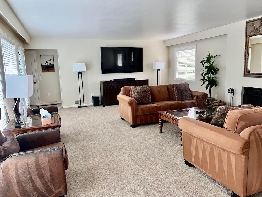 Monterey Vacations - Mv14: Beach Retreat Close To The Beach And Carmel - Property Image 1