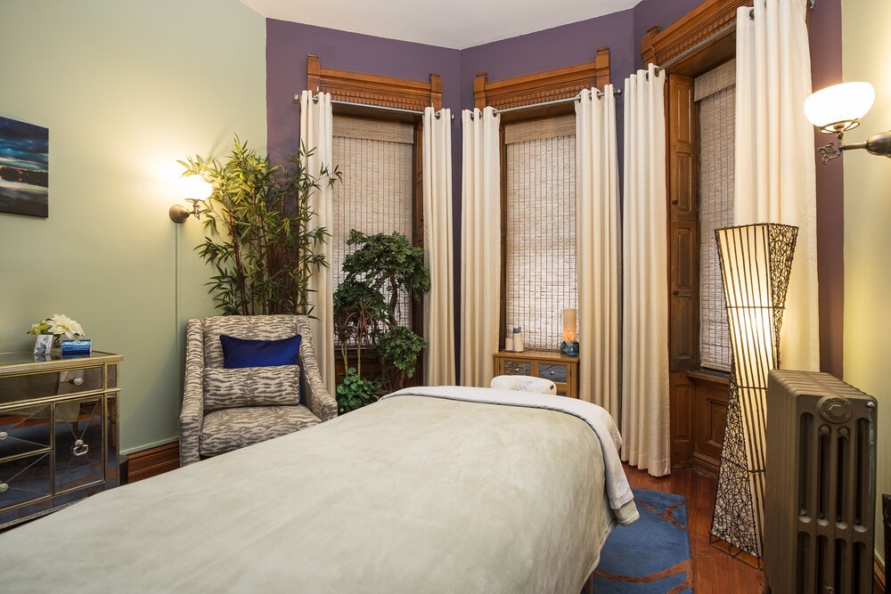 Reynolds Mansion B&B