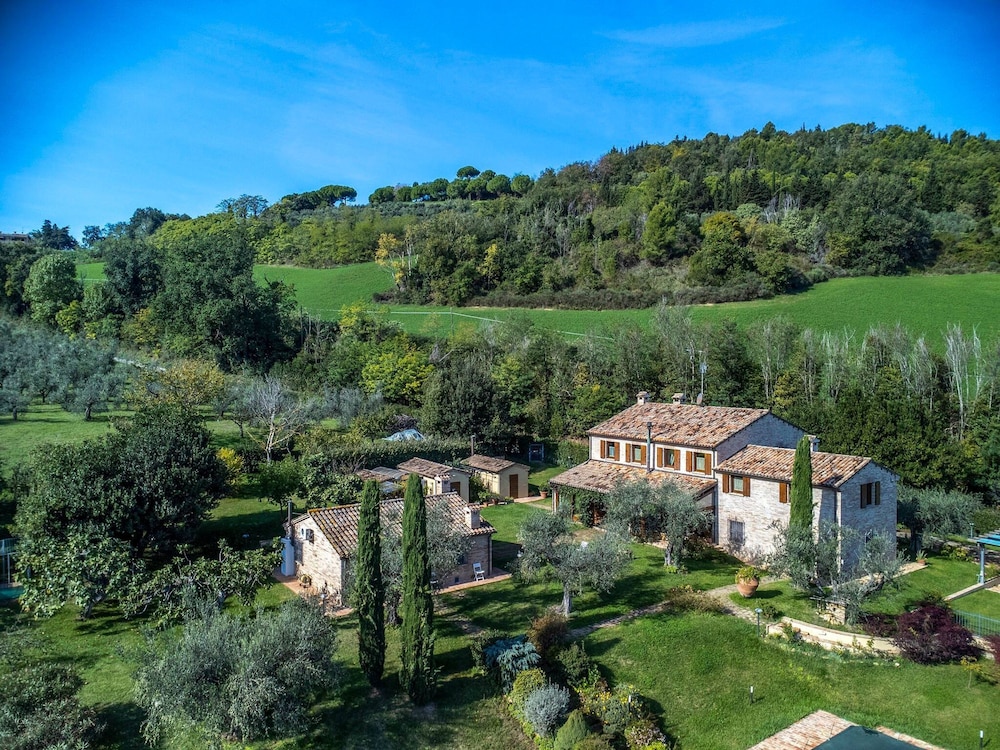 Villa Emilianna 12 2 by Marche Holiday Villas