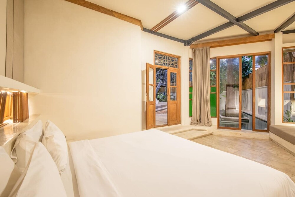 BA Villa 10 2 BR Stylish 2-br Villa With Pool 800m Canggu Beach