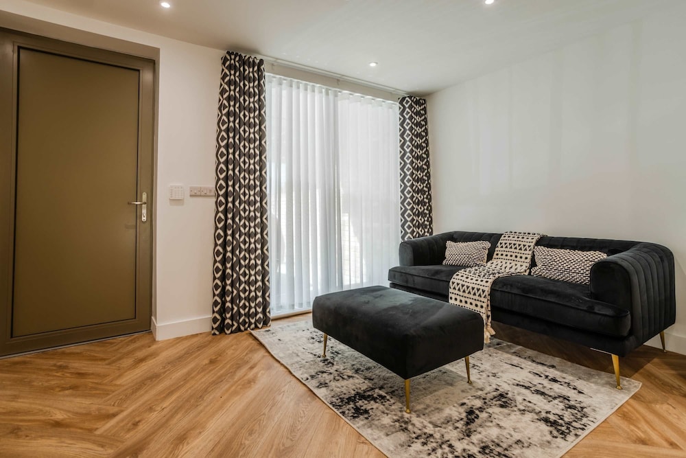 The Hidden Suite - 4BR Townhome Roof Top