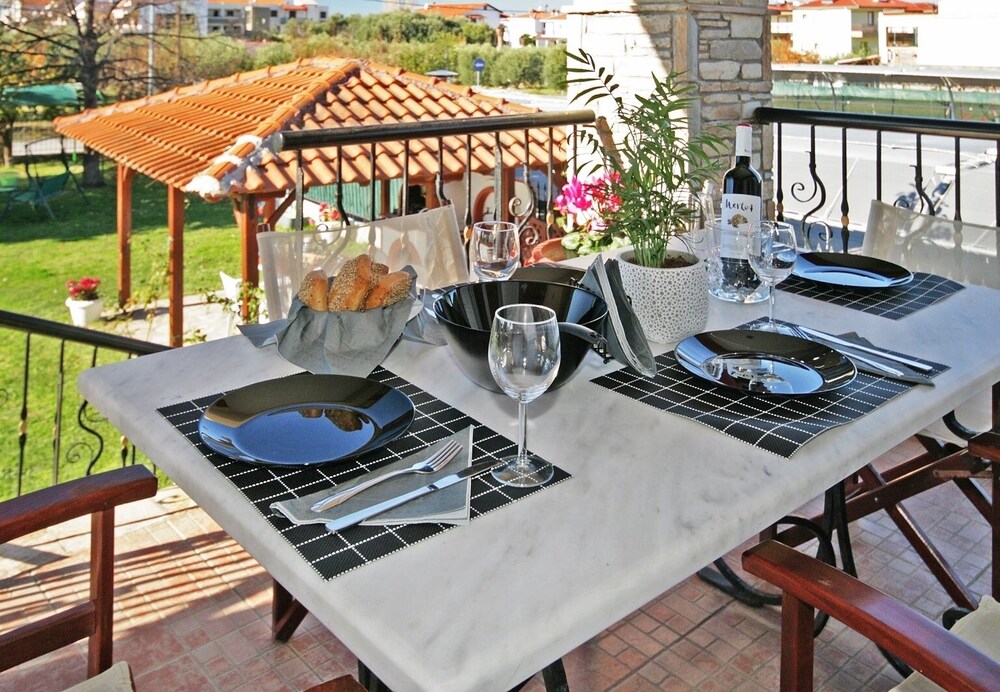 Azure Bay Villa by Rentalspro