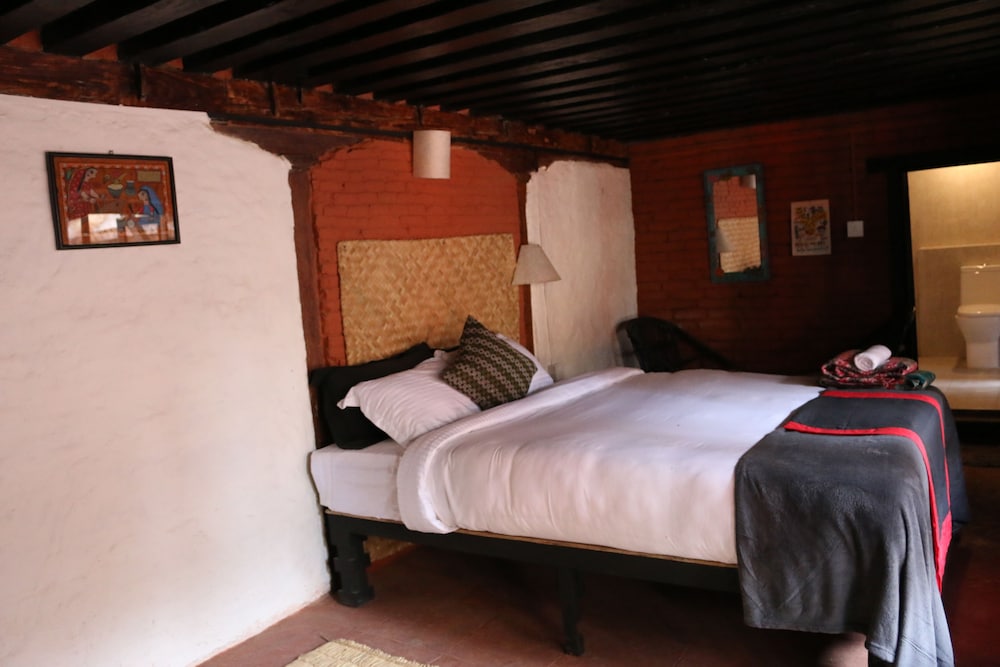 Hira Guest House