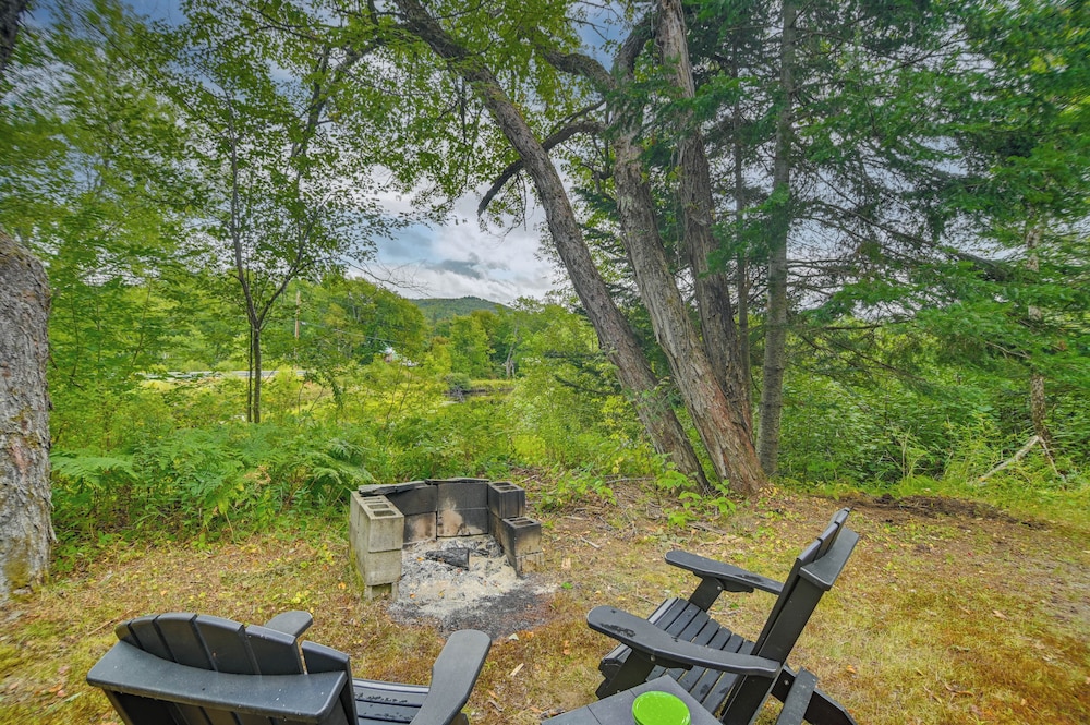 Deck + Fire Pit: Nature Lover's Retreat in Maine!