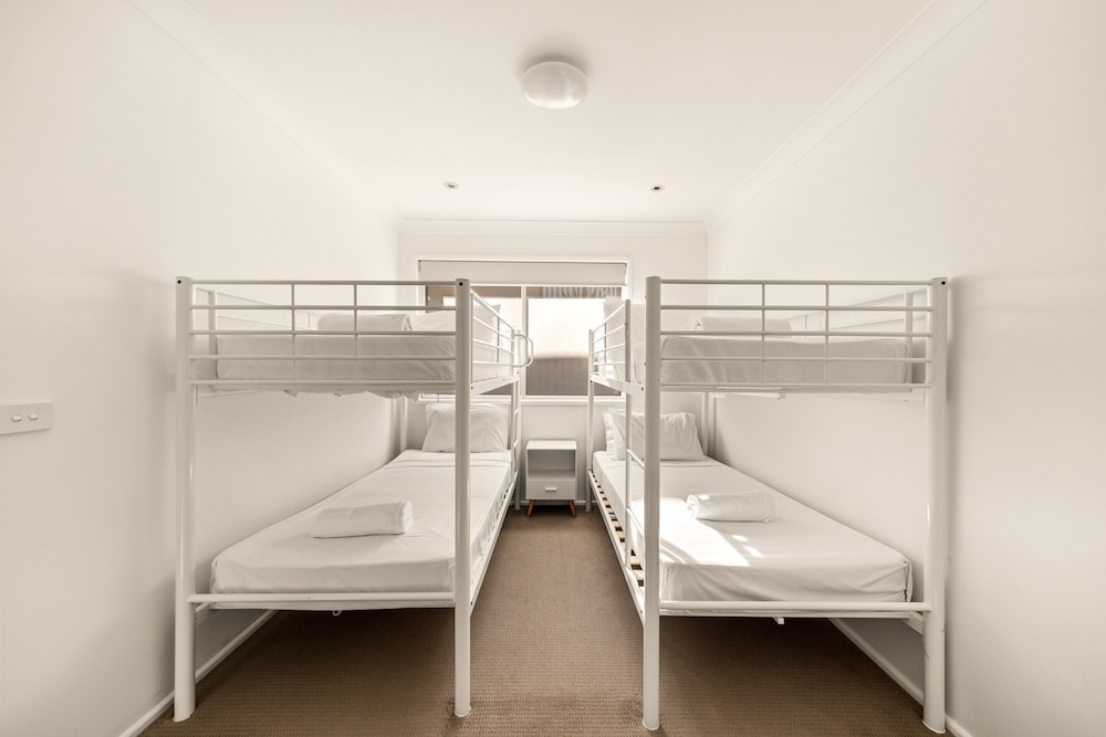 2-bed Beach Escape With Courtyard