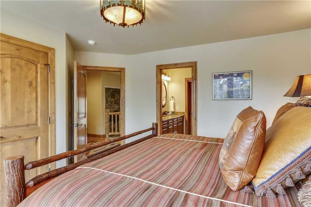 Tatonka Lodge House