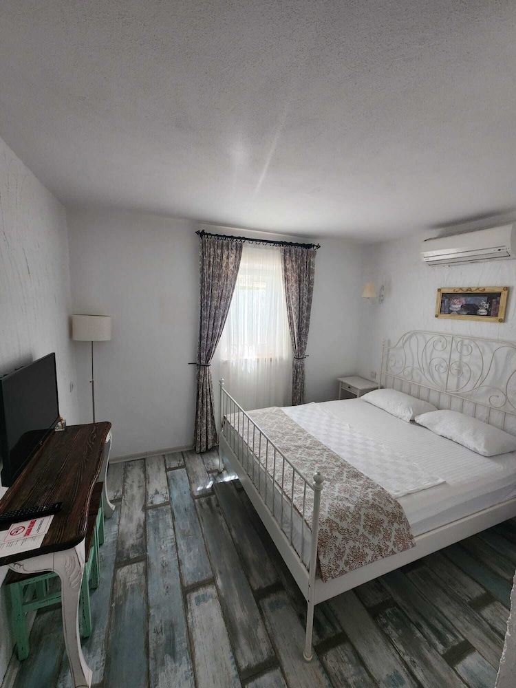 Tarcin Alacati Otel - Image 22