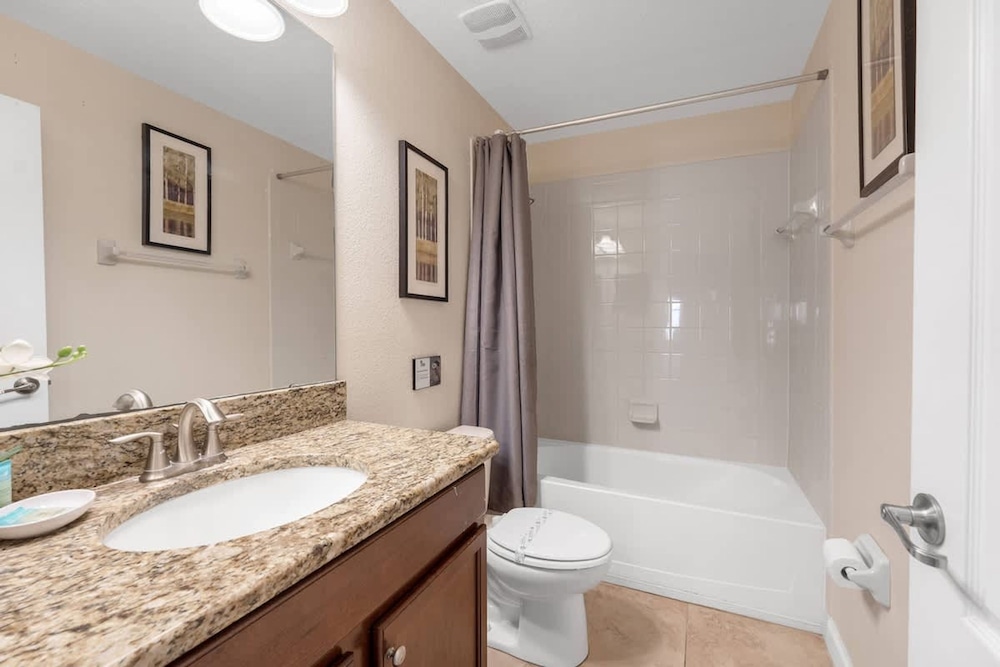 Cozy Comfortable 9BR Retreat in Champions Gate