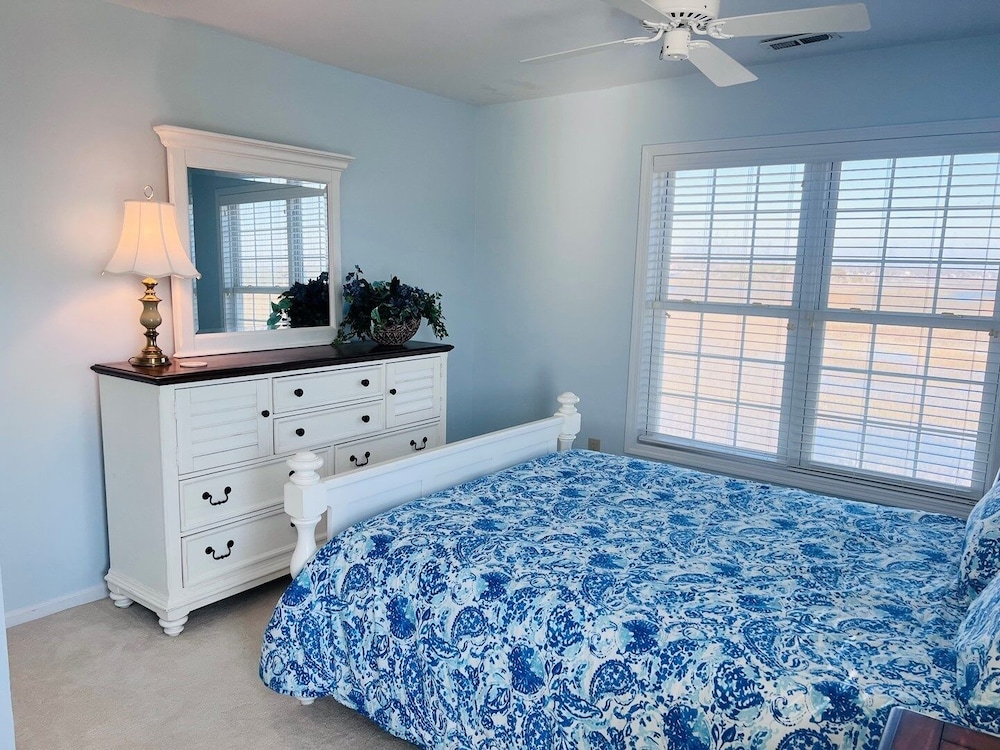 Victoria - 3 Br Home