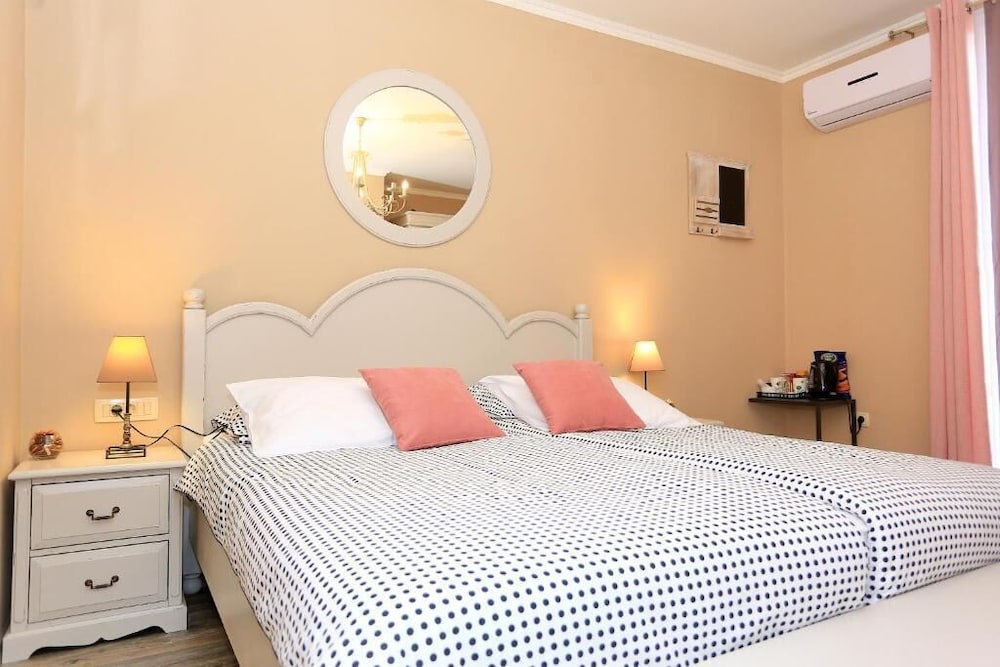 Shabby chic rooms