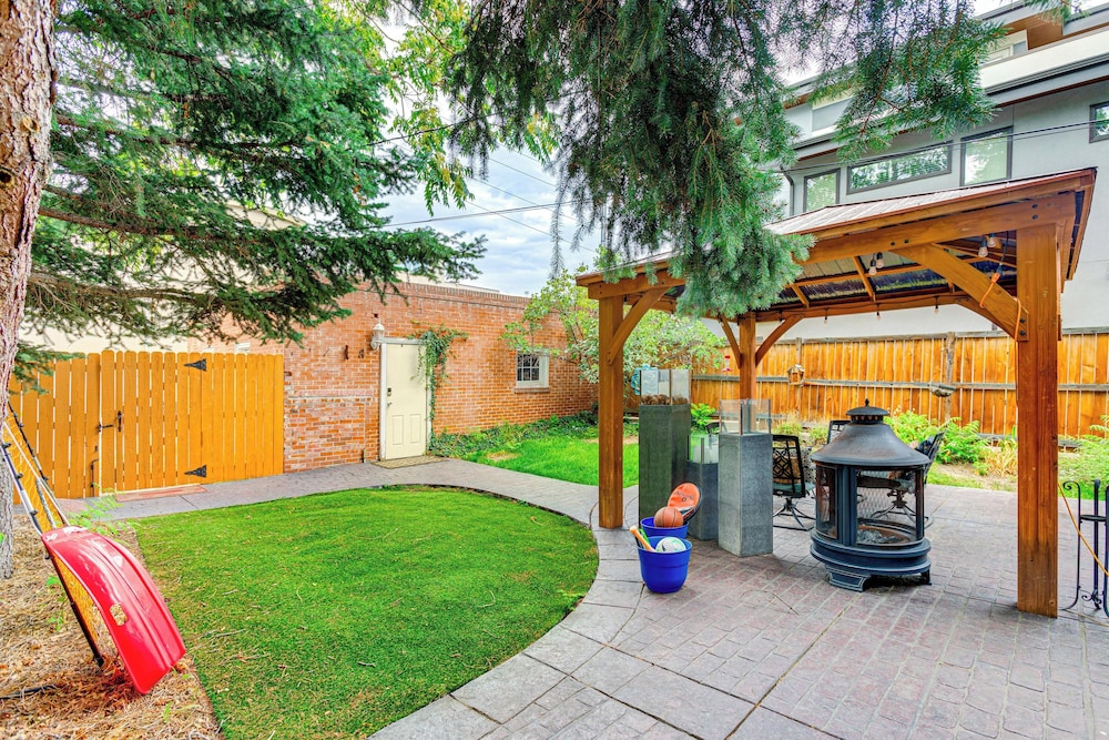 Denver Retreat in Cherry Creek: Walk to Dining!