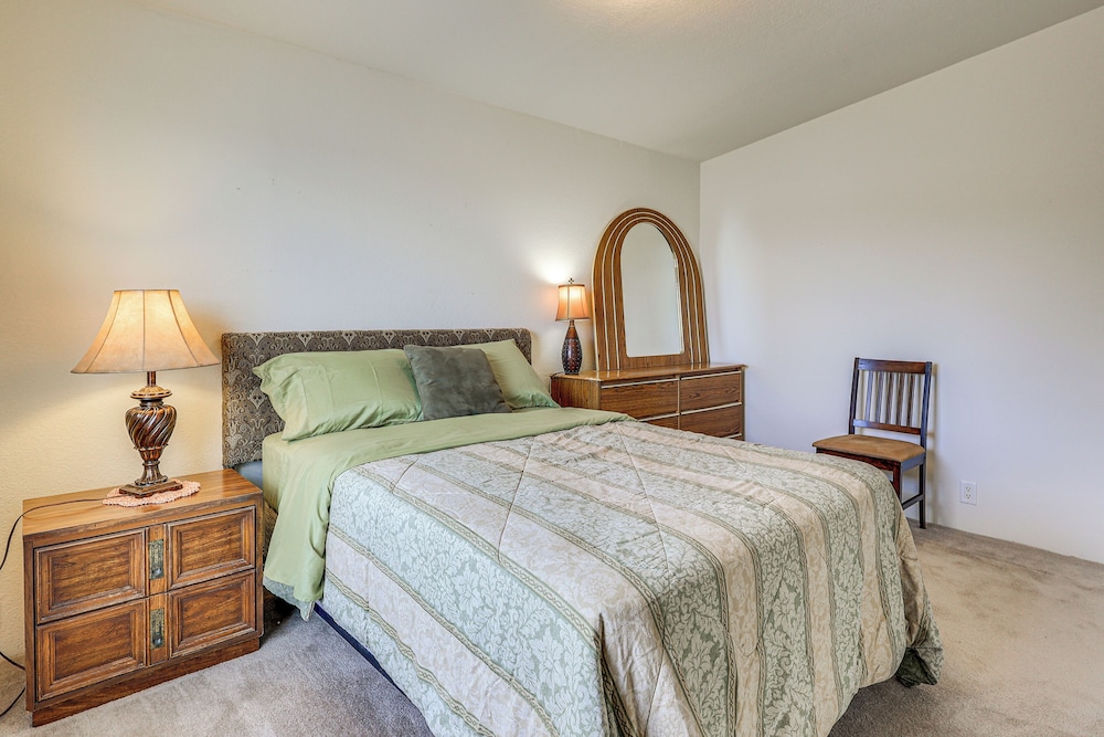 1 Mi to Lake: Home w/ Deck in Elephant Butte