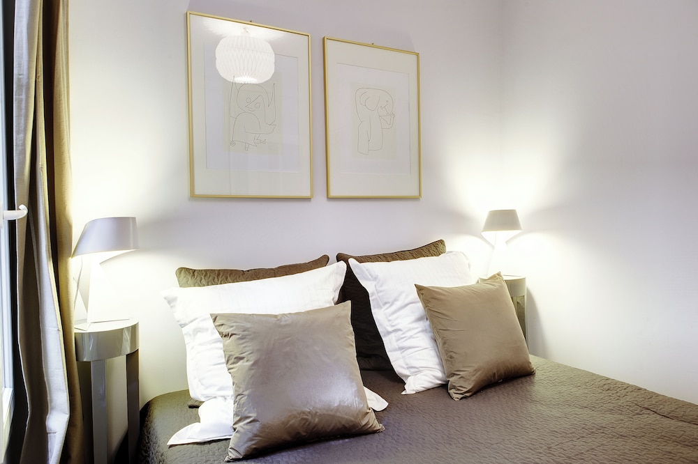 Paris Marais Central Residence