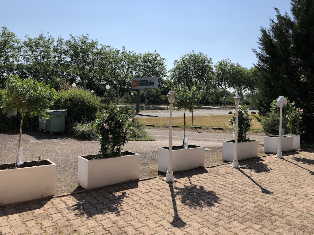 Norton Hotel - Property Image 15