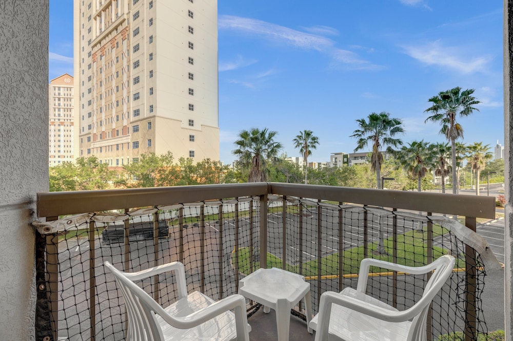 Premium Condos near Universal Studios