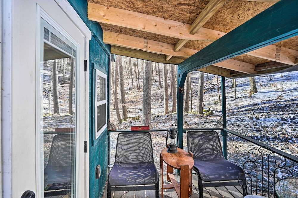 Brattleboro Vacations - Cozy Falls Brook Cabin: Hike  Swim On-site! - Property Image 4