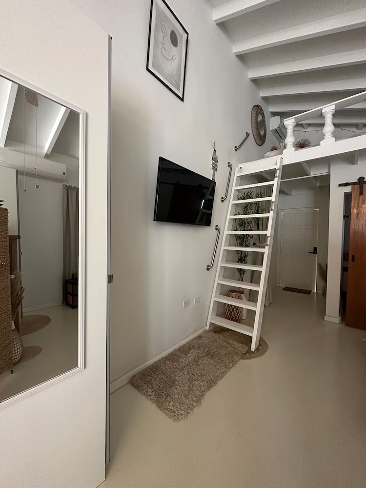 Palm Beach Vacaysuites - Bamboo Suite - Studio