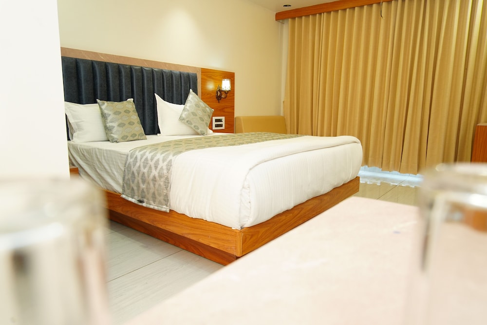HOTEL BHAGYALAXMI LUXURY INN