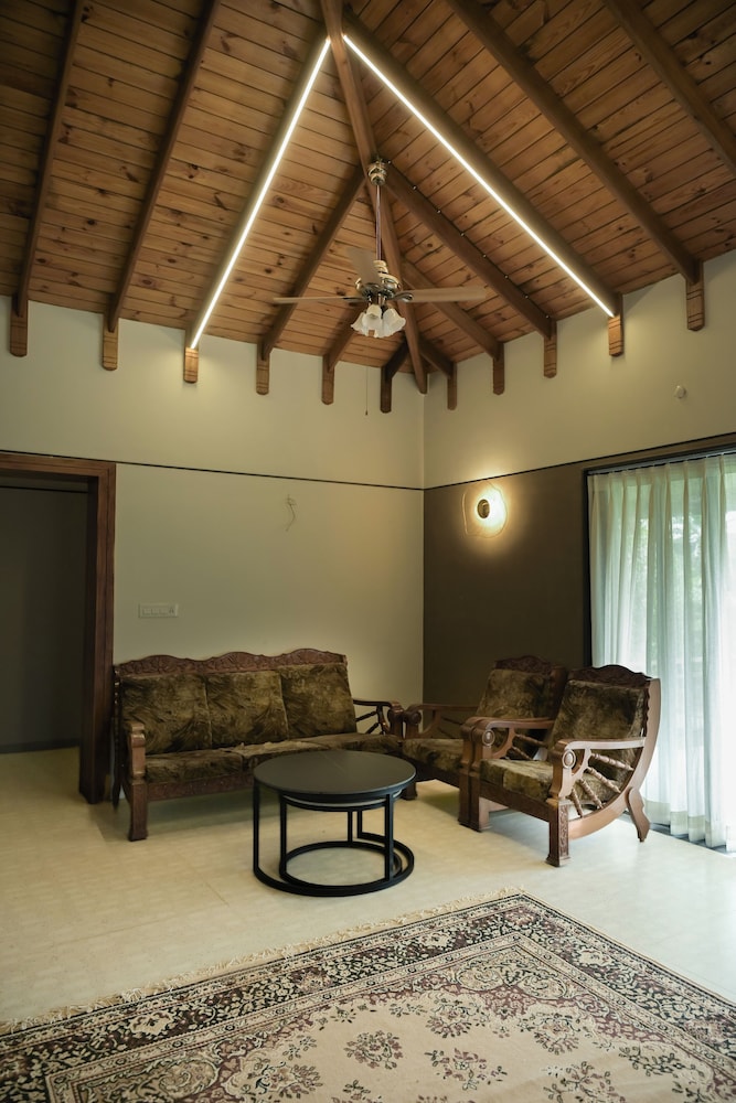 StayGuru Luxury Villa