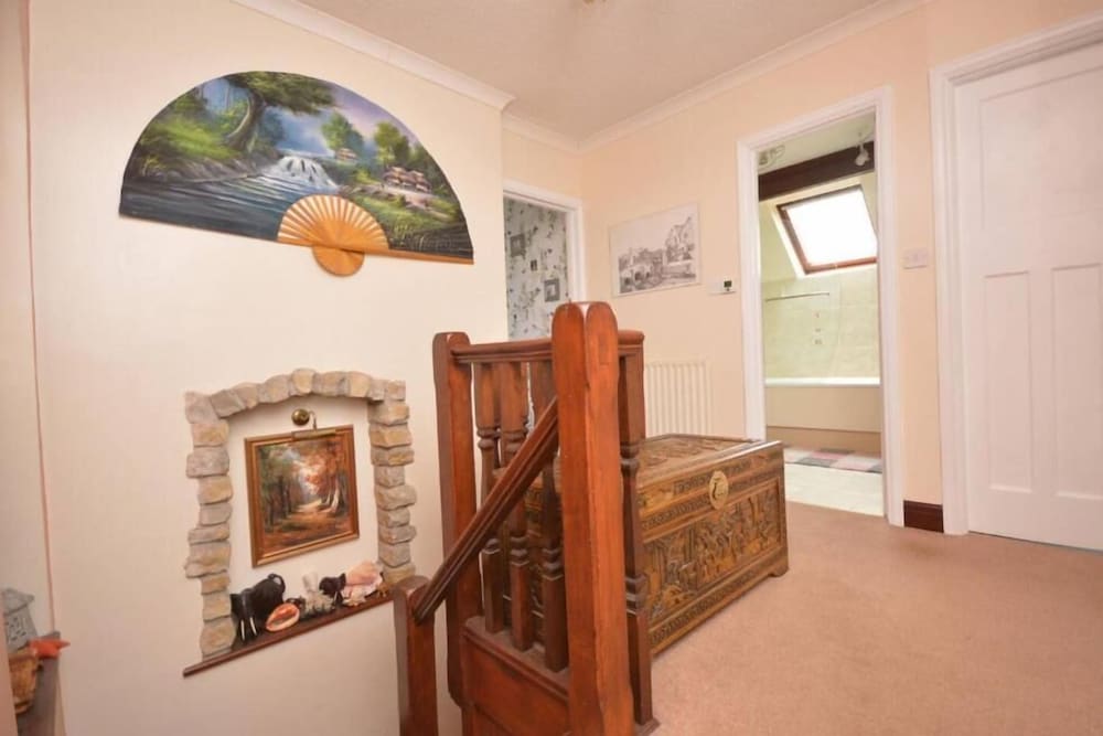 WILLOW RIDGE - a large country house with 3 rental rooms