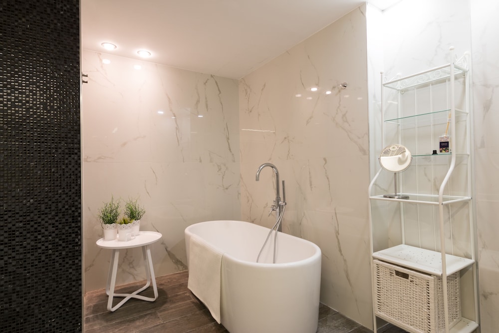 High Class Condo at Marina by FeelHome