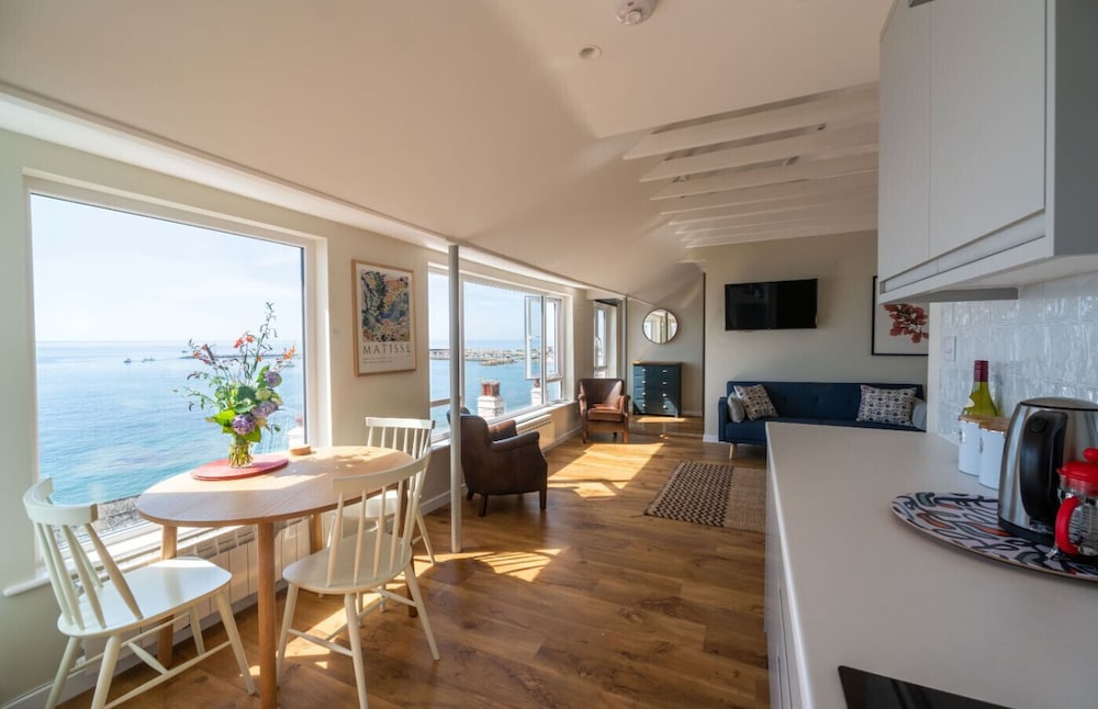3 Beach Way House
