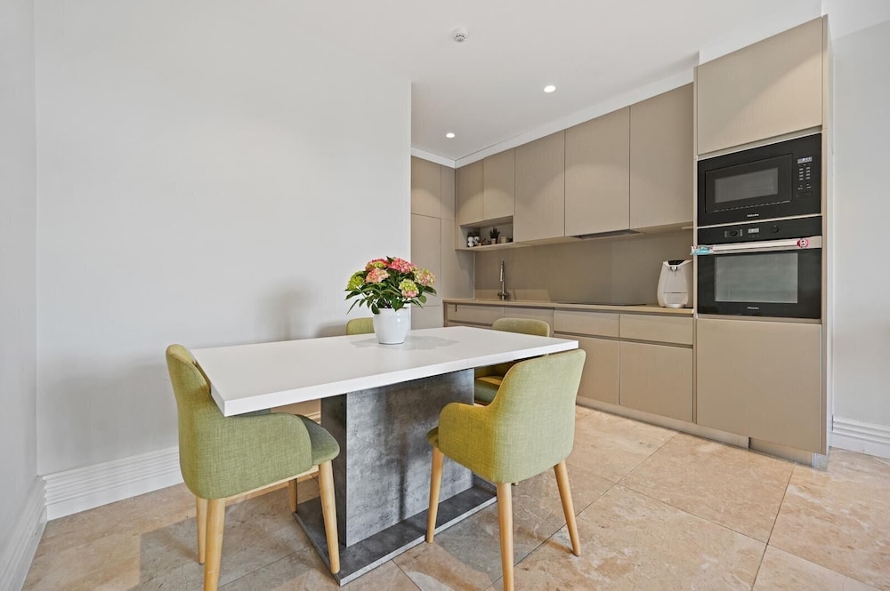 Brampton Grove Cozy Apartment - London
