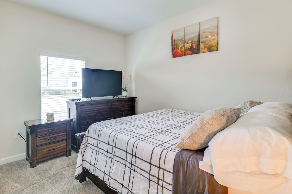 Pet Friendly! Townhome w/ Pool in Championsgate