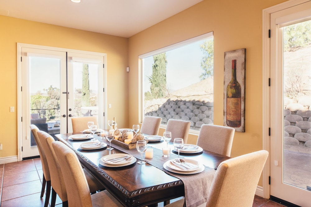 Via del Sur by Avantstay Private Spanish Villa w Views Walk to Wineries