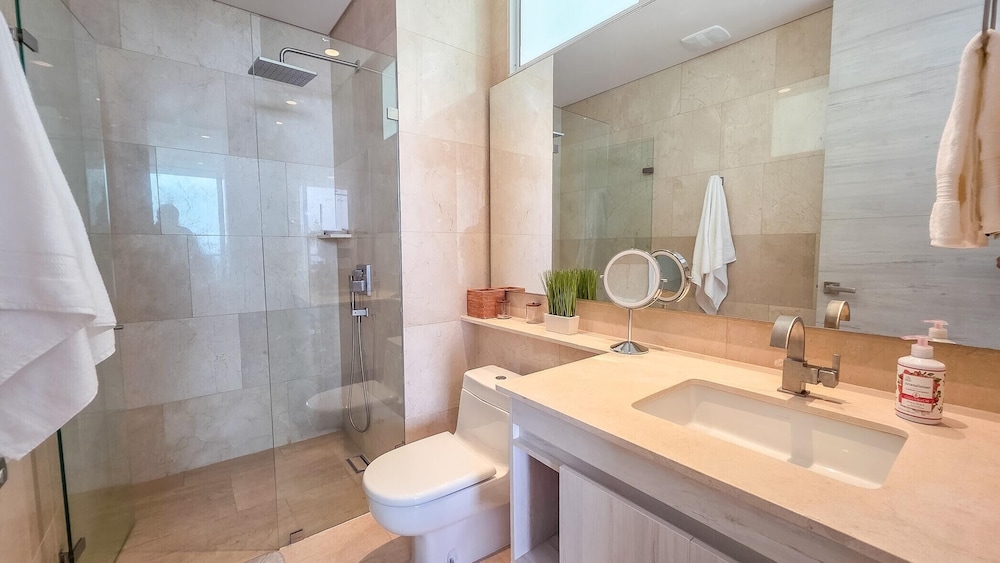 2BR 5 Guests Amazing Views Calablanca