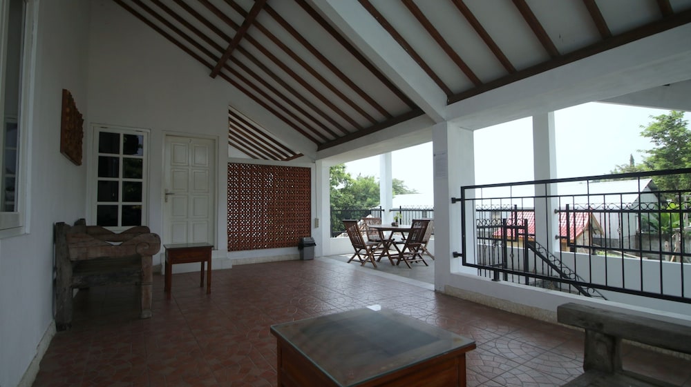 Watusaman Homestay By The Grand Java