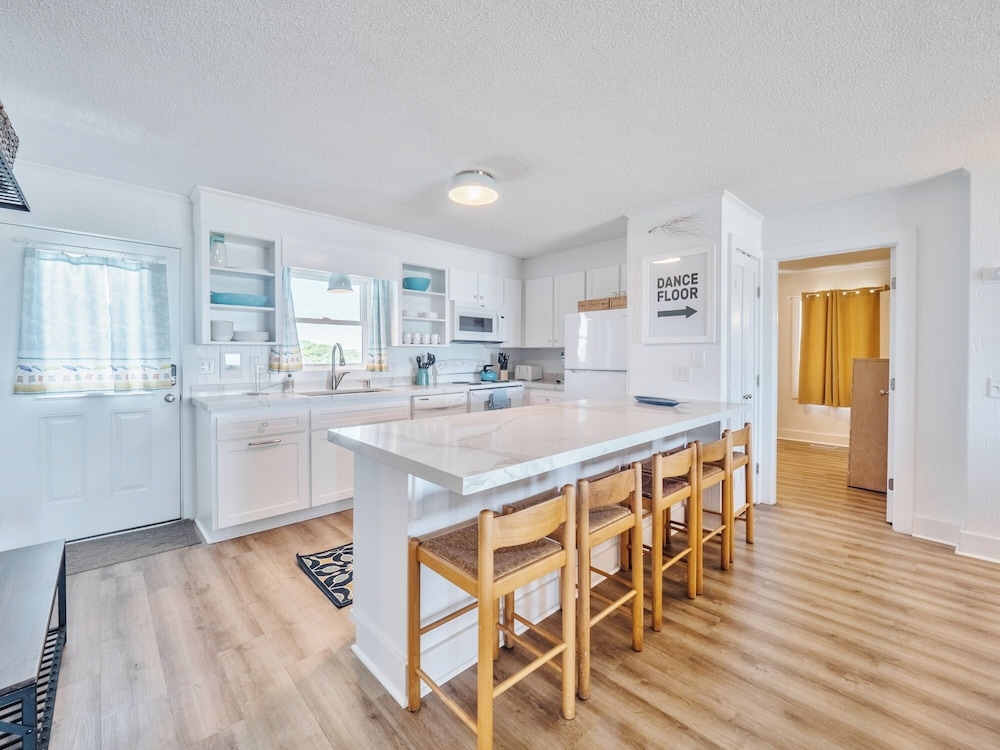 Walking on Sunshine by Topsail Realty