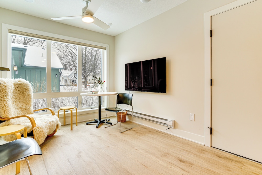 < 1/2 Mi to Downtown: Quiet Northfield Apartment