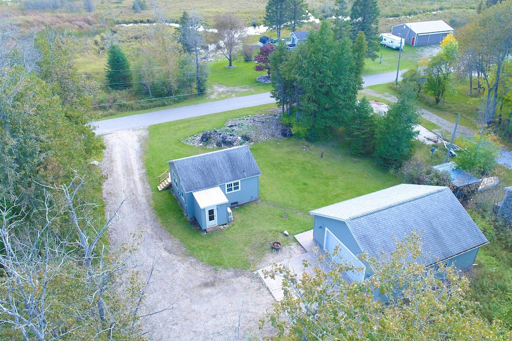 Cozy Cedarville Cottage - Walk to Lake Huron! view 4