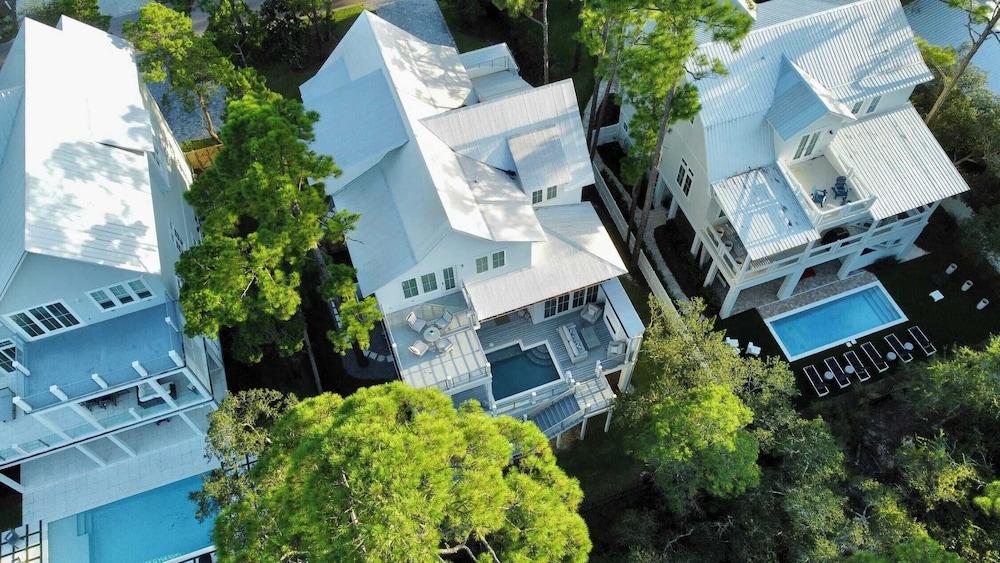 30A Beach Bliss by Avantstay Golf Cart + Luxury Private Pool