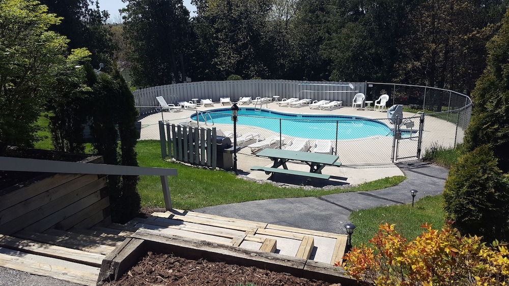 Homestead Suites