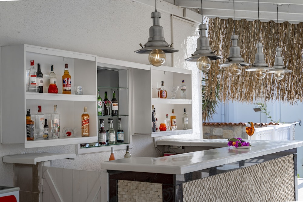 Queen Boutique Hotel - Image 19