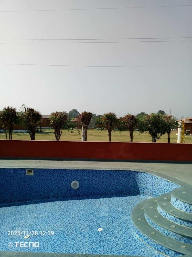 Krishna Farm