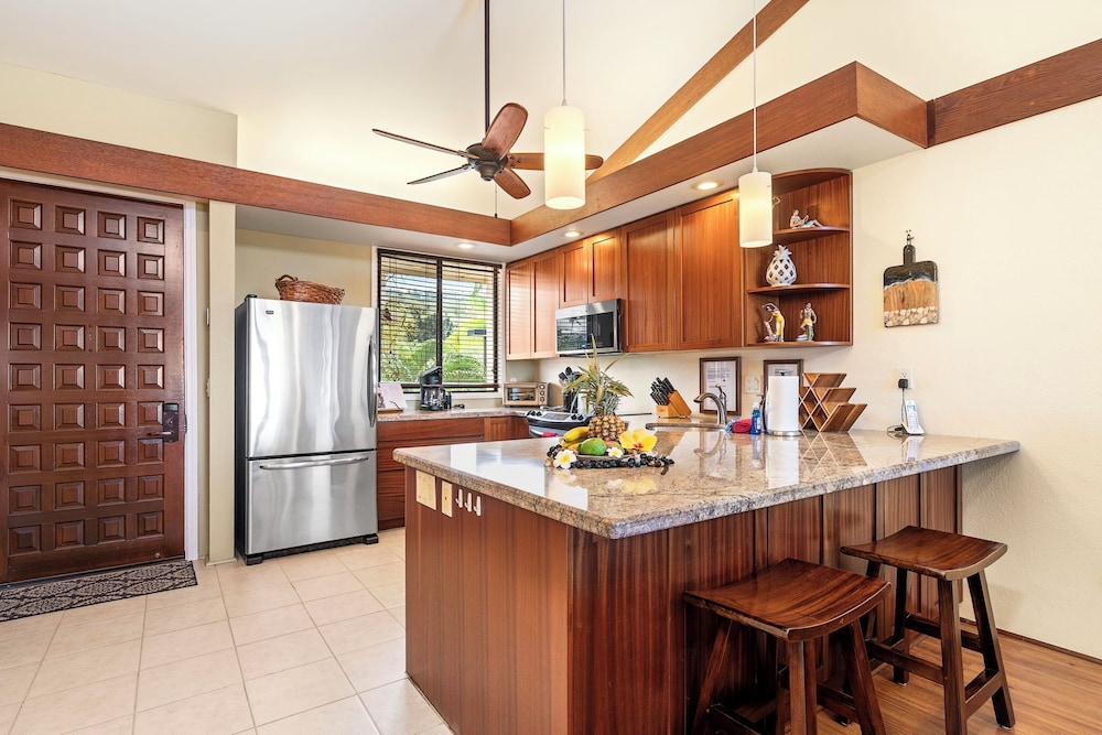 Great Ocean & Golf Views - 2 Bedrooms + Loft - Private Outdoor Patio - Vrkcv