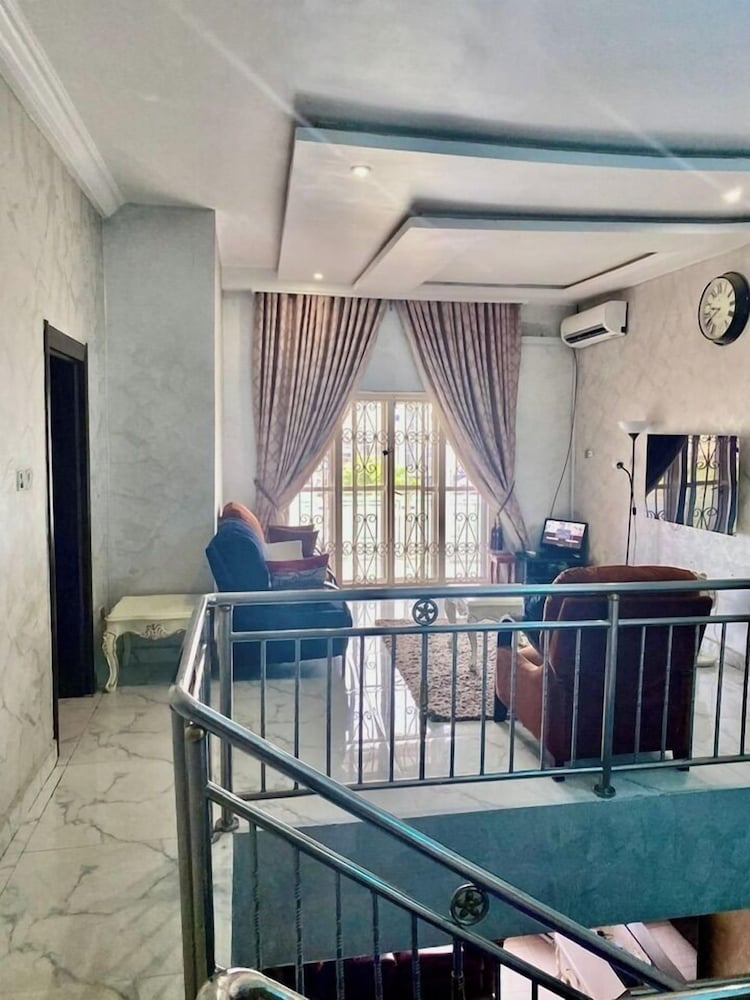 Phibs Luxury Homes