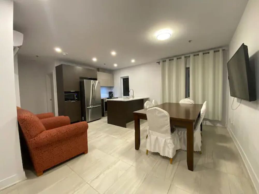 2001 Av. Beaconsfield